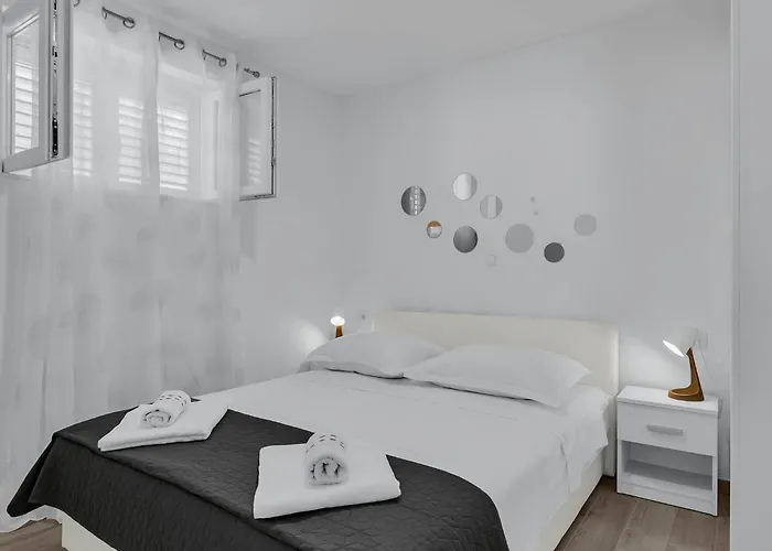 Sunny Garden Von Ana A2 By Interhome Daire Makarska