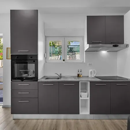 דירה Sunny Garden Von Ana A2 By Interhome מאקרסקה