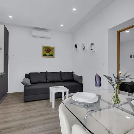 דירה Sunny Garden Von Ana A2 By Interhome מאקרסקה